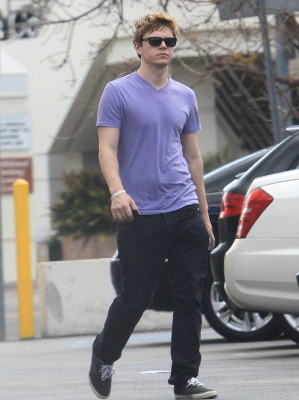 Evan Peters pic #740863