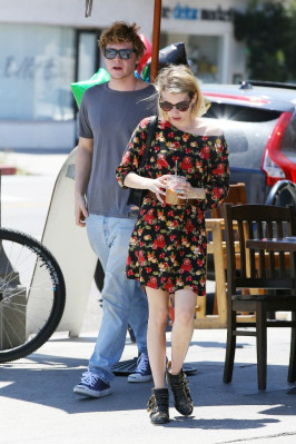 Evan Peters pic #730090