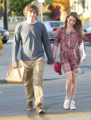 Evan Peters pic #737440