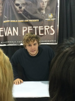 Evan Peters pic #744916