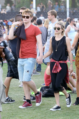 Evan Peters pic #740612