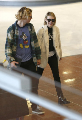 Evan Peters pic #738456