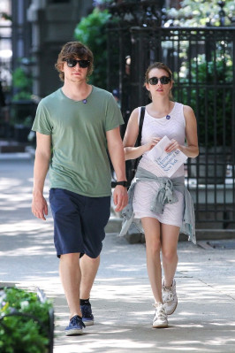 Evan Peters pic #737448