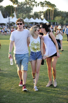 Evan Peters pic #740614