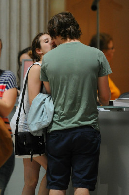 Evan Peters pic #735121
