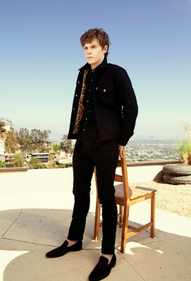 Evan Peters pic #742936