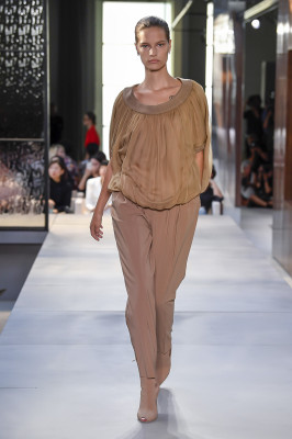 Faretta Radic - Burberry Spring/Summer 2018-2019 Fashion Show in London