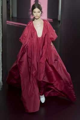 Faretta Radic - Valentino Couture Fall 2018 Fashion Show in Paris
