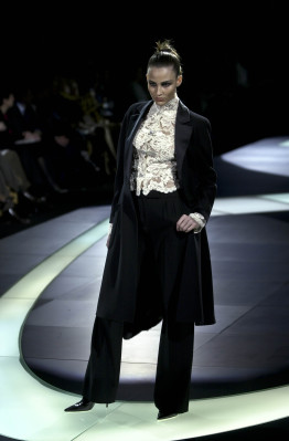 Fernanda Tavares ~ Valentino Fall 2001