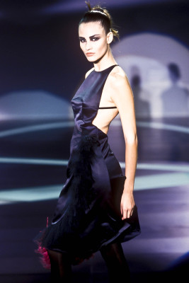 Fernanda Tavares ~ Valentino Fall 2001