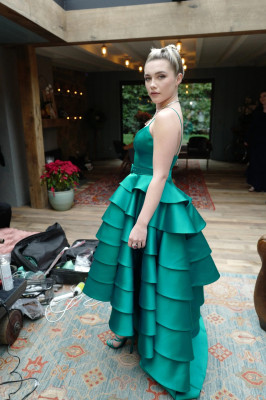 Florence Pugh - Oscars-2020 // Backstage