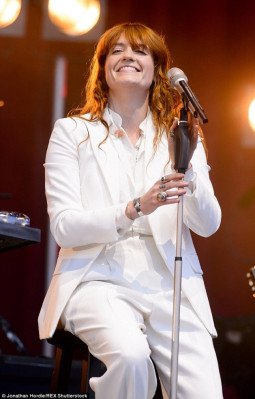photo 27 in Florence Welch gallery [id809856] 2015-05-31 00:00:00