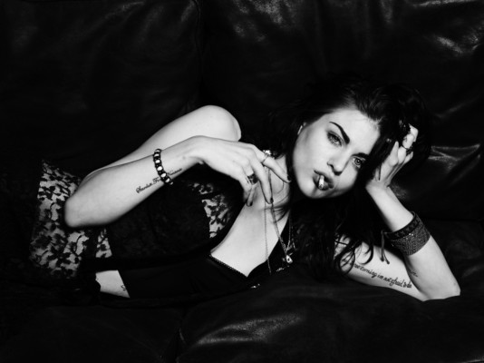 Frances Bean Cobain pic #413098
