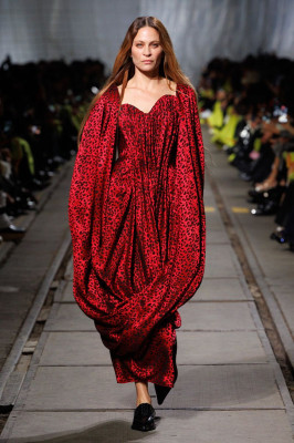Frankie Rayder for Alexander McQueen FW 24 Show