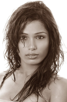 Freida Pinto pic #274611