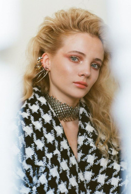 Freya Allan – Photoshoot for Schön! Magazine #37 November 201