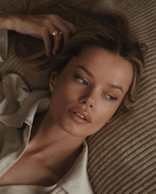 Frida Aasen for AUREUM