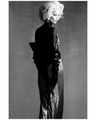 Frida Aasen by Petros Koy