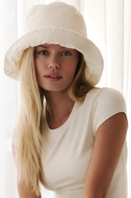 Frida Aasen for Alo Yoga
