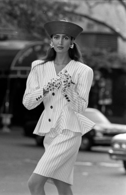 Gail Elliot ~ Oscar de la Renta Spring 1987 by George Chinsee for WWD