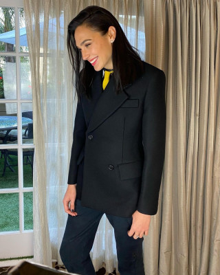 Gal Gadot - &#039;Wonder Woman 1984&#039; Press Days - Backstage || 2020