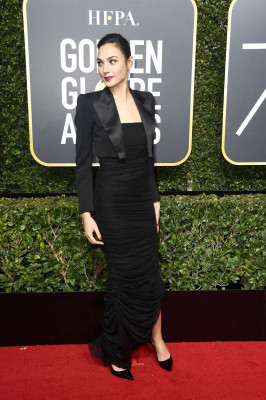 Gal Gadot – 2018 Golden Globe Awards in Beverly Hills
