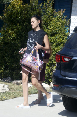 Gal Gadot - heads out in Los Angeles, California | 07.06.2020