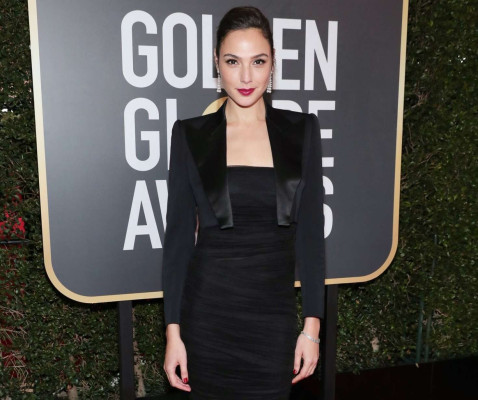 Gal Gadot – 2018 Golden Globe Awards in Beverly Hills