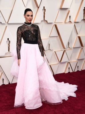 Gal Gadot - 92nd Annual Academy Awards in Los Angeles (Arrival) // 09.02.2020