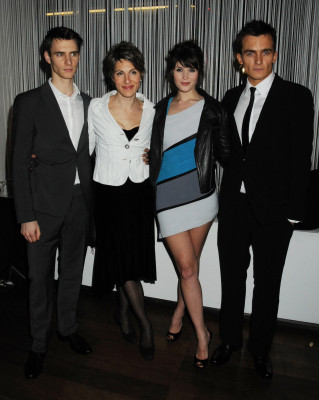 photo 9 in Gemma Arterton gallery [id673721] 2013-10-25 00:00:00