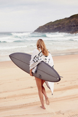 Gemma Ward - pbotoshoot for COUNTRY ROAD Advertising Campaign, by Jake Terrey