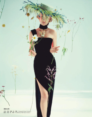 Giedre Dukauskaite for Harper&#039;s Bazaar Taïwan Janvier 2023