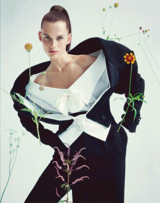 Giedre Dukauskaite ~ Harper&#039;s Bazaar Taïwan Janvier 2023 by Sofia Sanchez