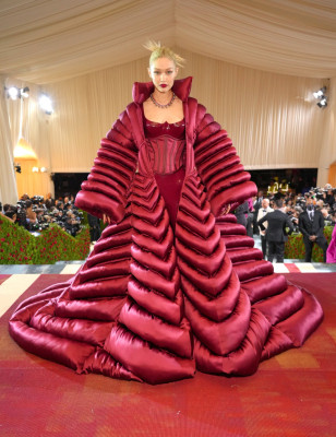 Gigi Hadid - 2022 MET Gala 05/02/2022