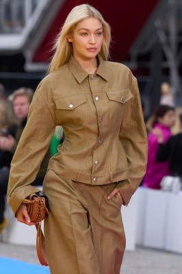 Stella McCartney SPRING 2023 READY-TO-WEAR