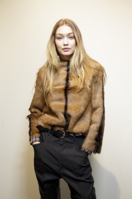 Gigi Hadid -  Isabel Marant Runway Paris Fashion Week 03/01/2018
