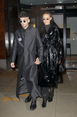 Gigi Hadid - Leaving apartment in NY 01/12/2018