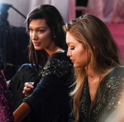 Gigi Hadid – Victoria’s Secret Fashion Show Backstage 2018