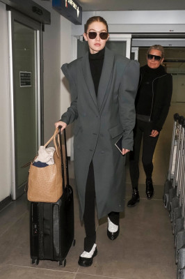 Gigi Hadid - Out in Milan