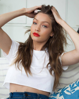 Gigi Hadid - GIGI X MAYBELLINE 2017