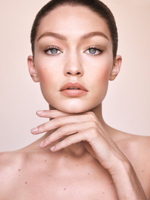 Gigi Hadid - GIGI X MAYBELLINE 2017
