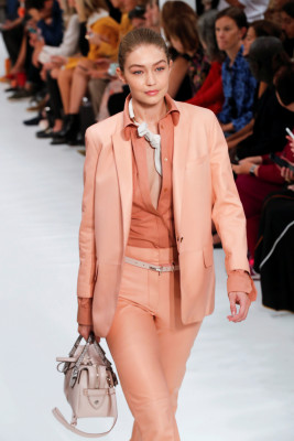 Gigi Hadid - Tods Spring/Summer 2019 Fashion Show in Milan
