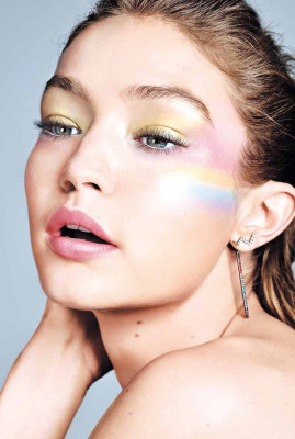 Gigi Hadid - Maybelline New York (2018)