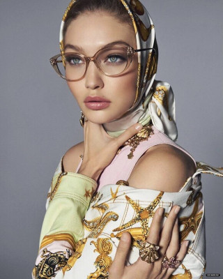 Gigi Hadid for Versace SS 2018
