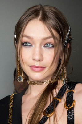 Gigi Hadid - Versace Fashion Show in Milan Fashion Week 02/22/2019
