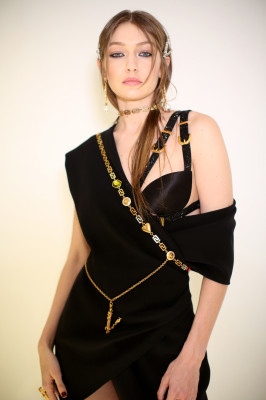 Gigi Hadid - Versace Fashion Show in Milan Fashion Week 02/22/2019