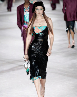 Gigi Hadid - Versace Fashion Show in Milan 09/24/2021