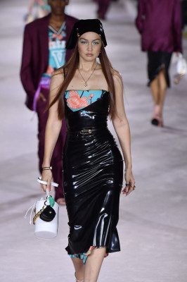Gigi Hadid - Versace Fashion Show in Milan 09/24/2021