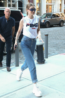 Gigi Hadid Arriving at her Apartment in Manhattan 05/30/2018