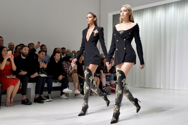 Gigi Hadid – Versace Show in Milan 